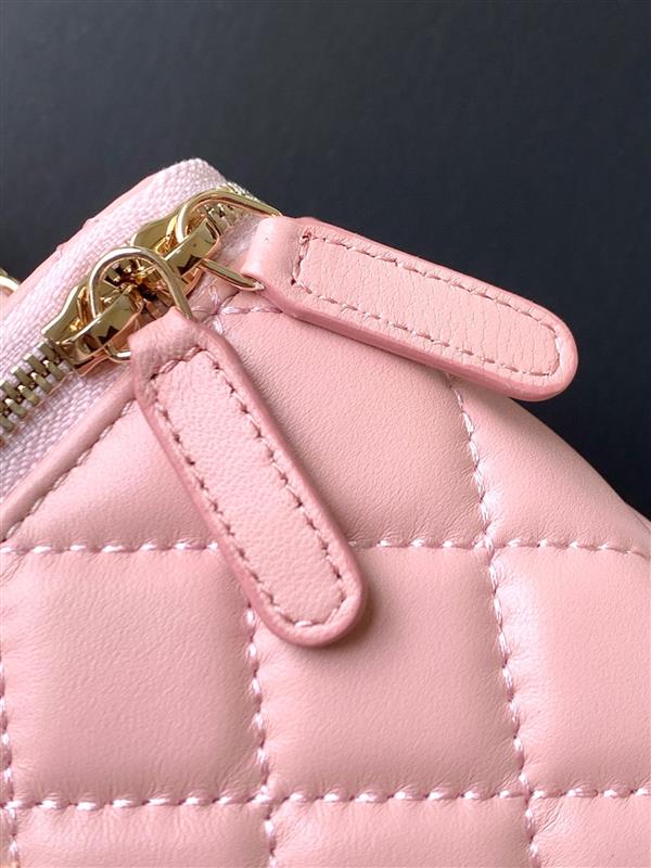 2026127215530657 600